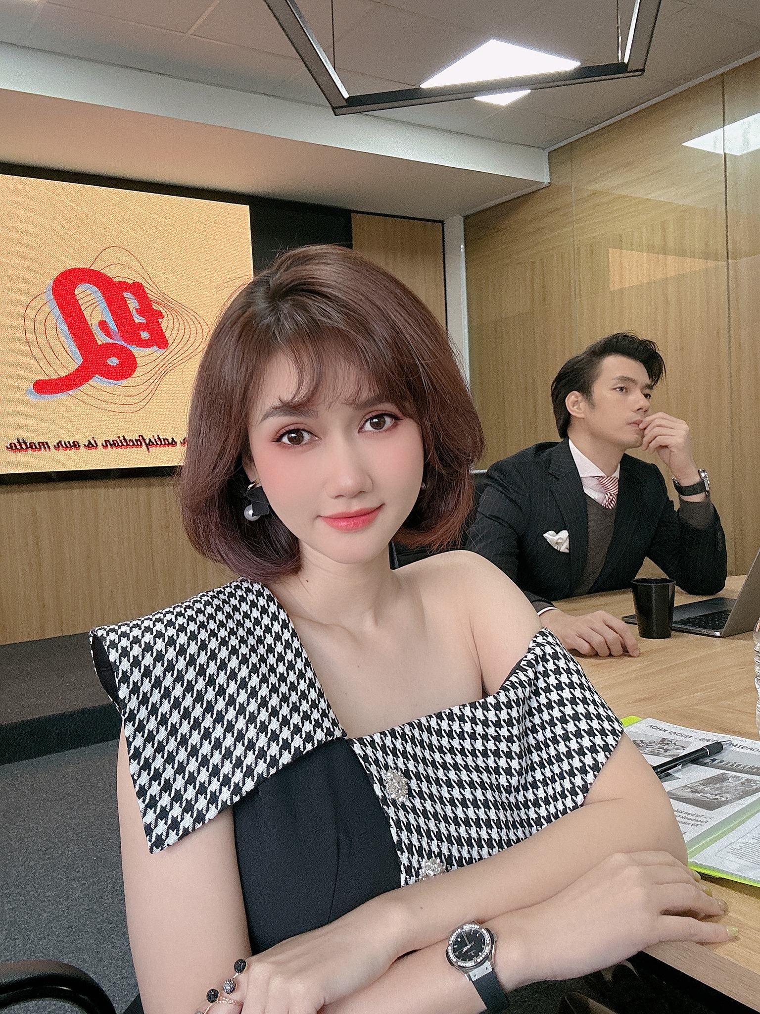 Trên trang cá nhân của mình, Hương Giang thường xuyên chia sẻ những hình ảnh xinh đẹp cùng dòng trạng thái tích cực. Ảnh: Facebook