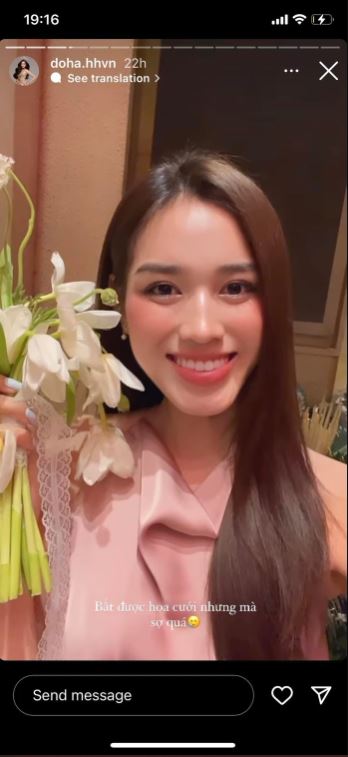 Đỗ Thị Hà không khỏi hào hứng khoe hình ảnh mình bắt được hoa cưới trên trang cá nhân. Ảnh: Instagram Đỗ Thị Hà không khỏi hào hứng khoe hình ảnh mình bắt được hoa cưới trên trang cá nhân. Ảnh: Instagram