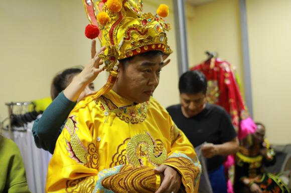 Lộ loạt ảnh hậu trường trong đêm ghi hình đầu tiên của Táo Quân 2023 - Ảnh 7 Lộ loạt ảnh hậu trường trong đêm ghi hình đầu tiên của Táo Quân 2023 - Ảnh 7