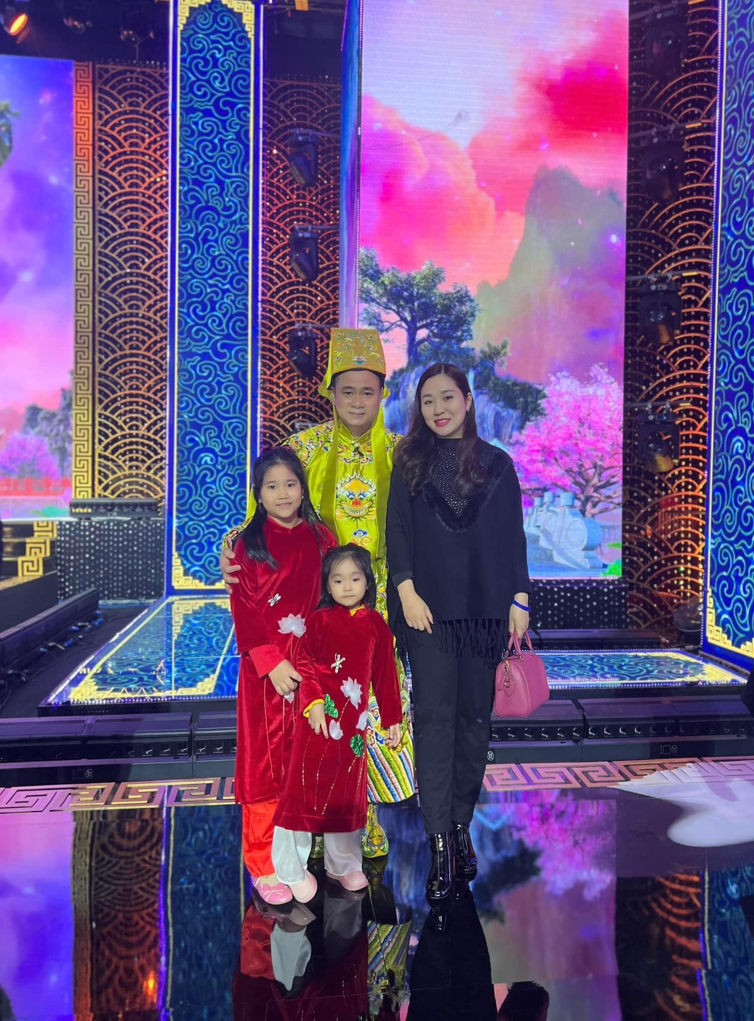 NSND Tự Long hé lộ những điều thú vị phía sau hậu trường Táo Quân 2023 - Ảnh 1 NSND Tự Long hé lộ những điều thú vị phía sau hậu trường Táo Quân 2023 - Ảnh 1