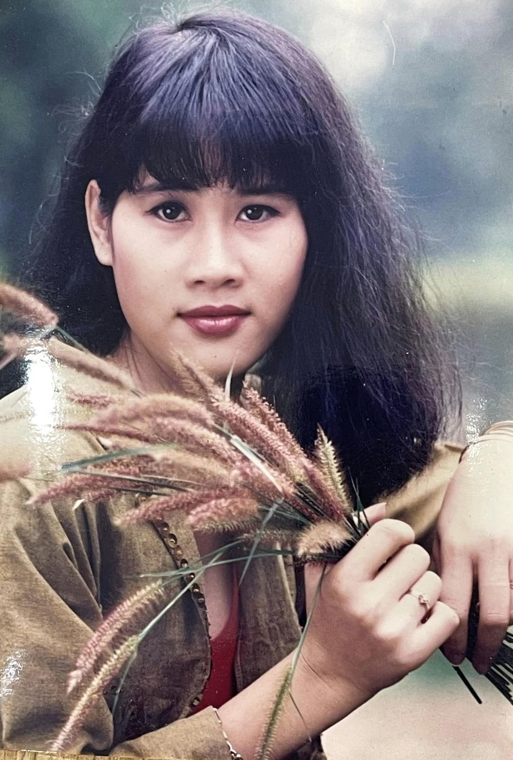 Thân Thúy Hà ở tuổi U50 vẫn là 'bà phú' mặn mà và quyến rũ - Ảnh 2