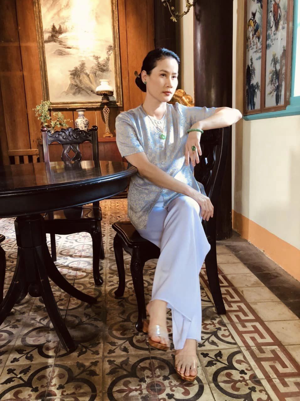 Thân Thúy Hà ở tuổi U50 vẫn là 'bà phú' mặn mà và quyến rũ - Ảnh 4