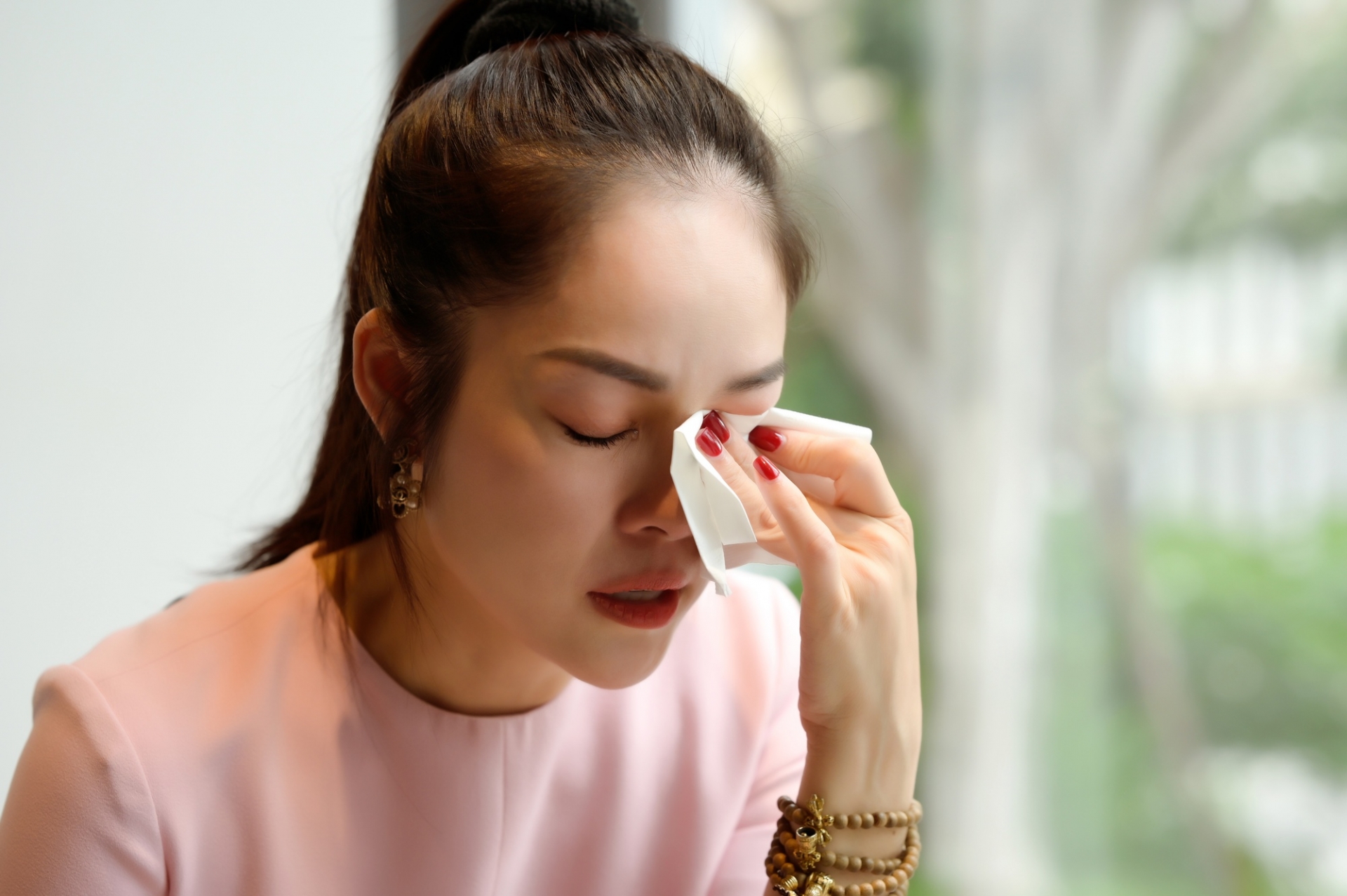 Dương Cẩm Lynh rơi vào trạng thái bất lợi sau khi bị đòi nợ: Cảm thấy có lỗi với fan - Ảnh 1