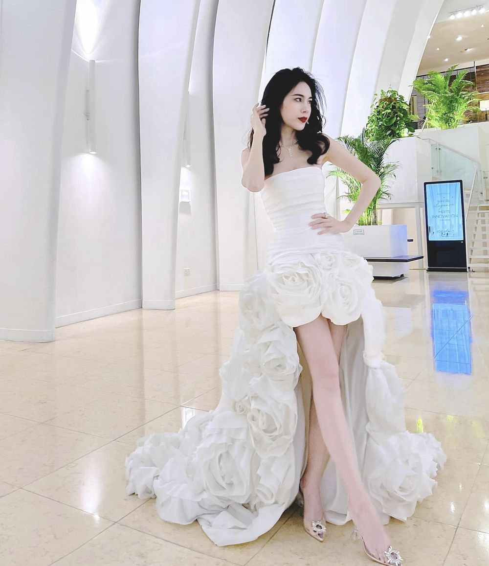 Thủy Tiên xuất hiện đầy lộng lẫy trên thảm đỏ sau thời gian dài ở ẩn, visual đẹp nức nở - Ảnh 4