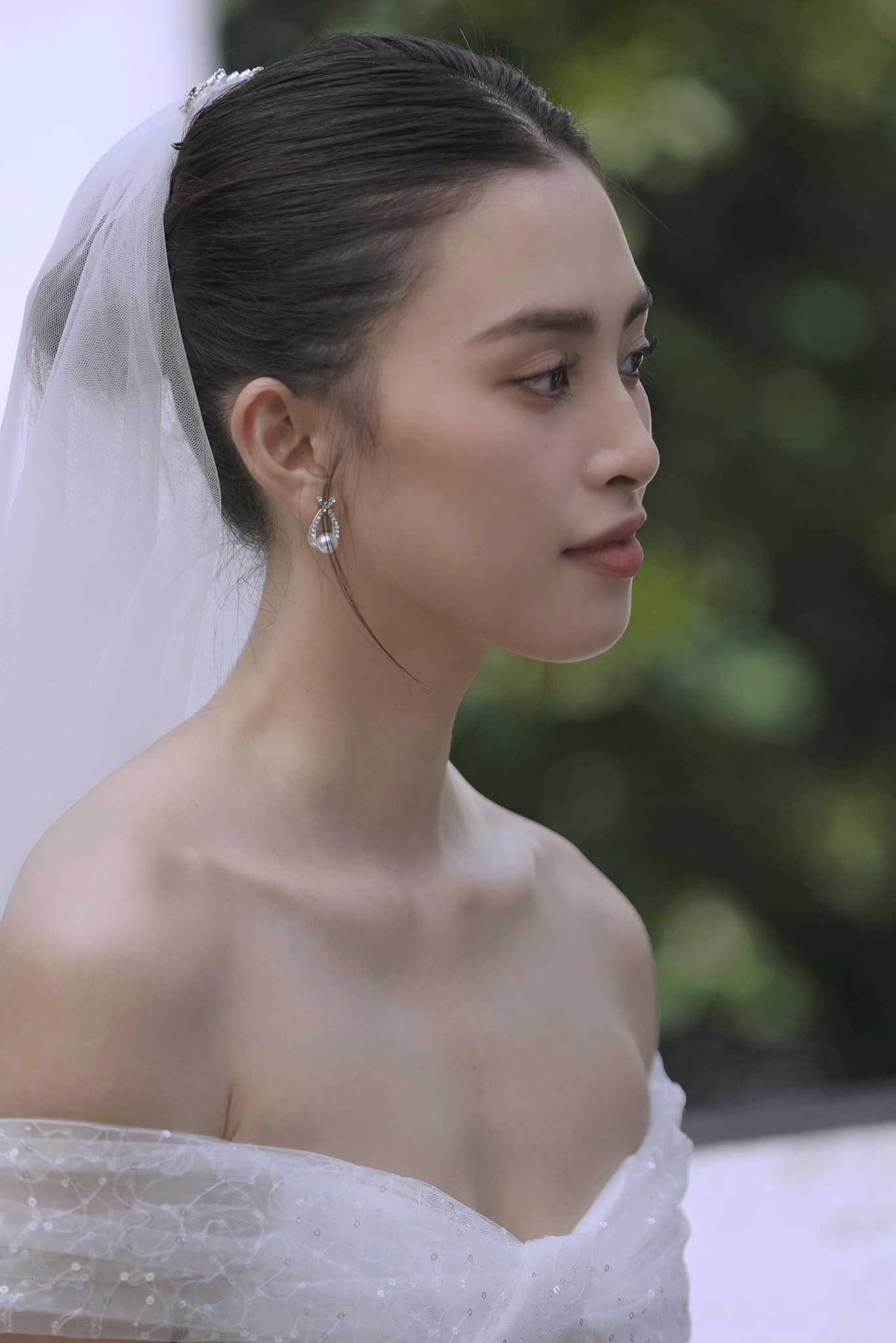 Tiểu Vy bất ngờ tuyên bố làm cô dâu, khoe visual nức nở khiến dân mạng phát 'sốt' - Ảnh 1