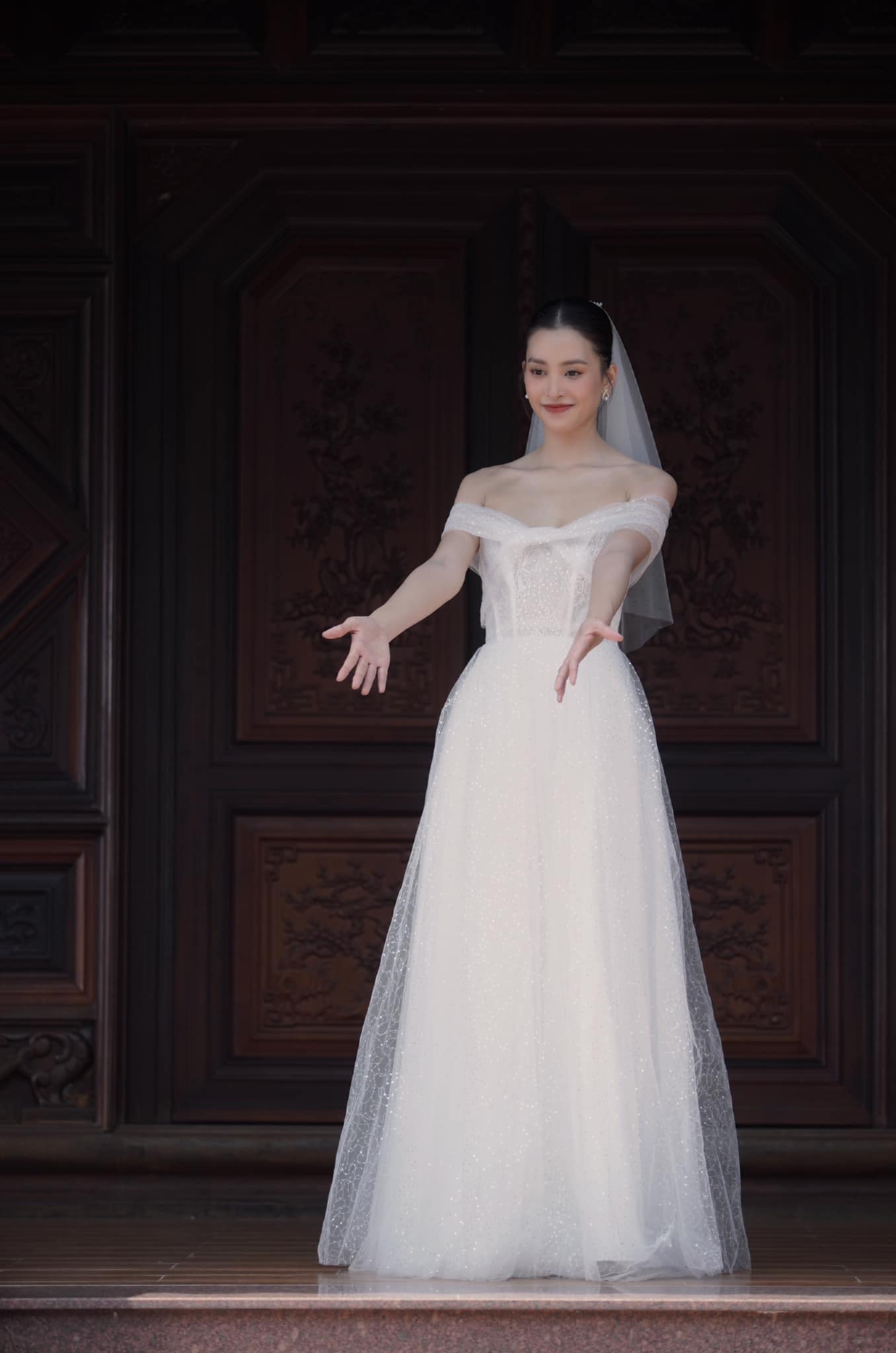 Tiểu Vy bất ngờ tuyên bố làm cô dâu, khoe visual nức nở khiến dân mạng phát 'sốt' - Ảnh 2