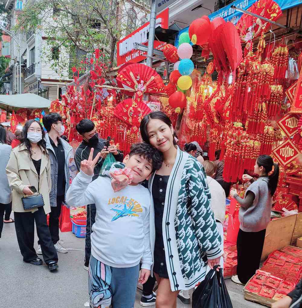 Mạnh Trường xuất hiện cool ngầu bên ái nữ, bà xã để lại bình luận gây chú ý - Ảnh 2