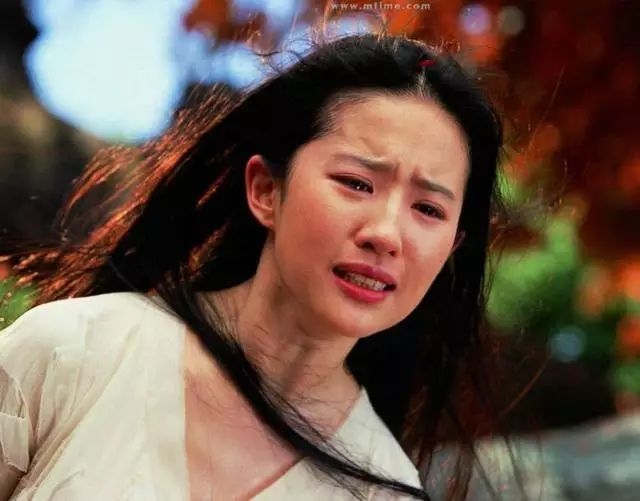 Lưu Diệc Phi từng bị bạn diễn ngán ngẩm vì diễn đơ cứng. Ảnh: Internet Lưu Diệc Phi từng bị bạn diễn ngán ngẩm vì diễn đơ cứng. Ảnh: Internet