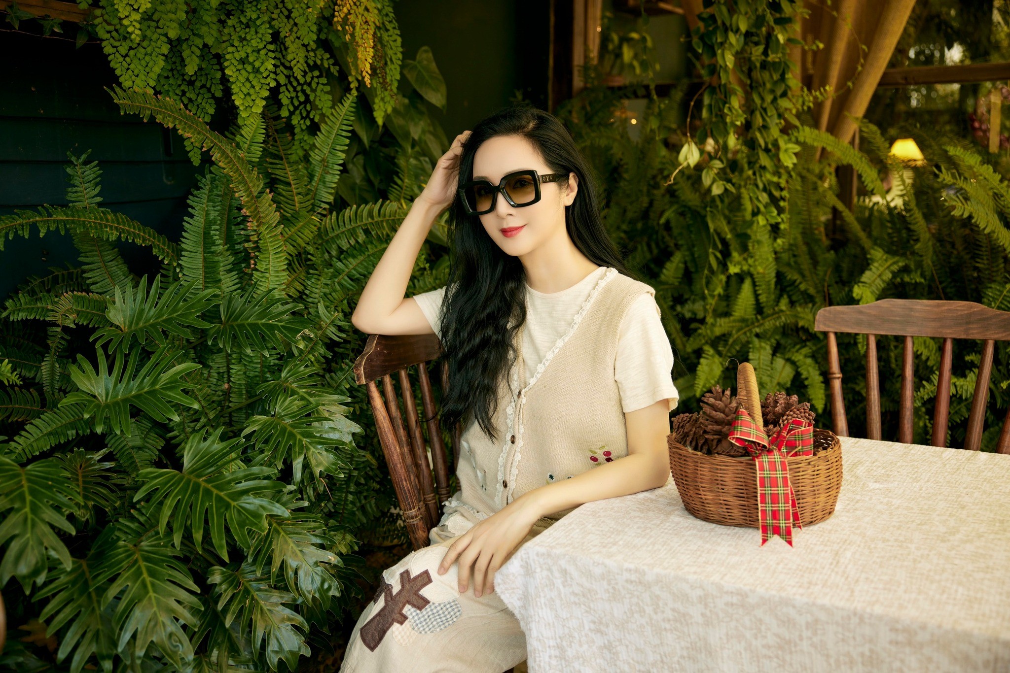 ‘Rớt hố u mê’ với nhan sắc trẻ trung không tuổi của Hoa hậu Đền Hùng Giáng My - Ảnh 5