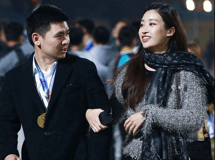 Sau khi về làm dâu chốn hào môn, cuộc sống của Đỗ Mỹ Linh và ông xã thiếu gia nhận được sự quan tâm rất lớn của dân tình. Ảnh: Internet Sau khi về làm dâu chốn hào môn, cuộc sống của Đỗ Mỹ Linh và ông xã thiếu gia nhận được sự quan tâm rất lớn của dân tình. Ảnh: Internet