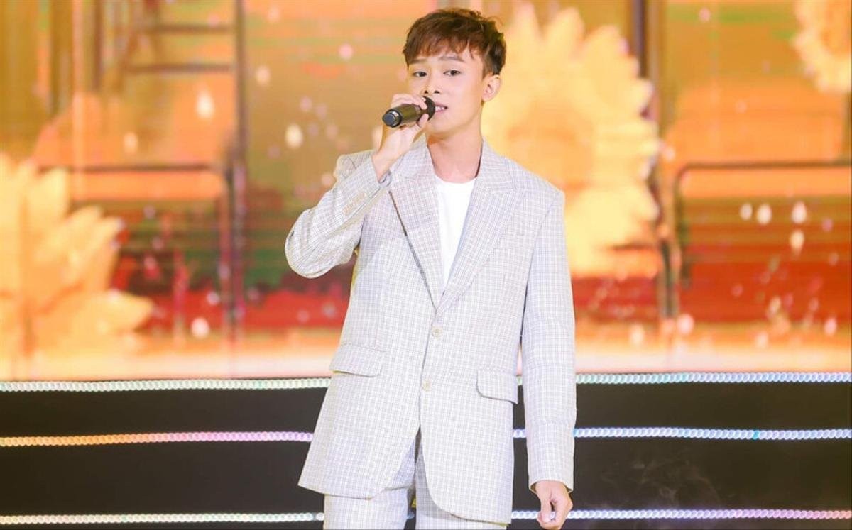 Lần đầu hát nhạc MONO, Hồ Văn Cường nhận về 'trái đắng' - Ảnh 1