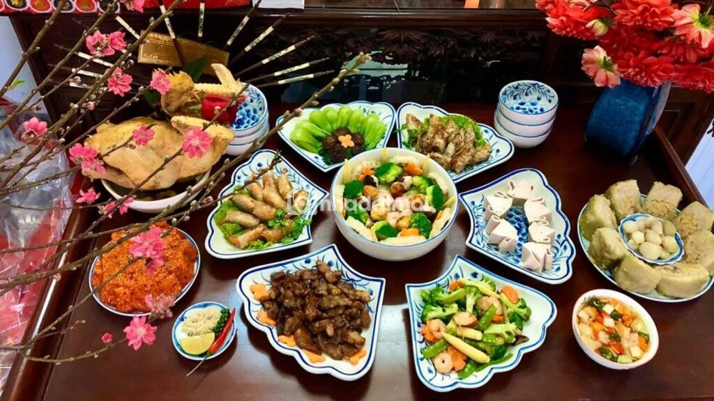 Mâm cỗ cúng mặn Rằm tháng Giêng. Ảnh: Internet