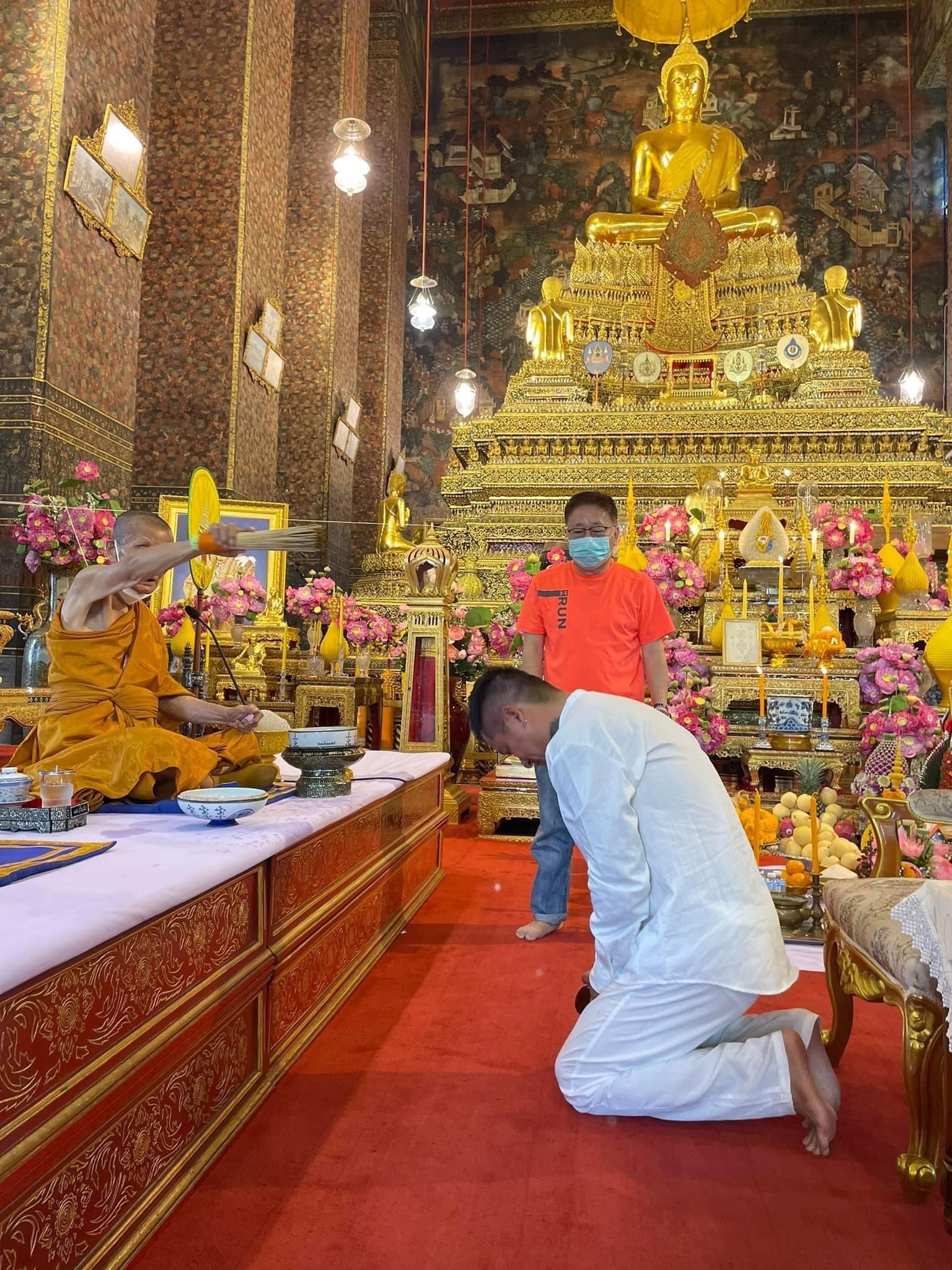 Tuấn Hưng bất ngờ đăng tải hình ảnh và dòng trạng thái đầy ẩn ý trên trang cá nhân giữa ồn ào bán hàng kém chất lượng. Ảnh: Facebook