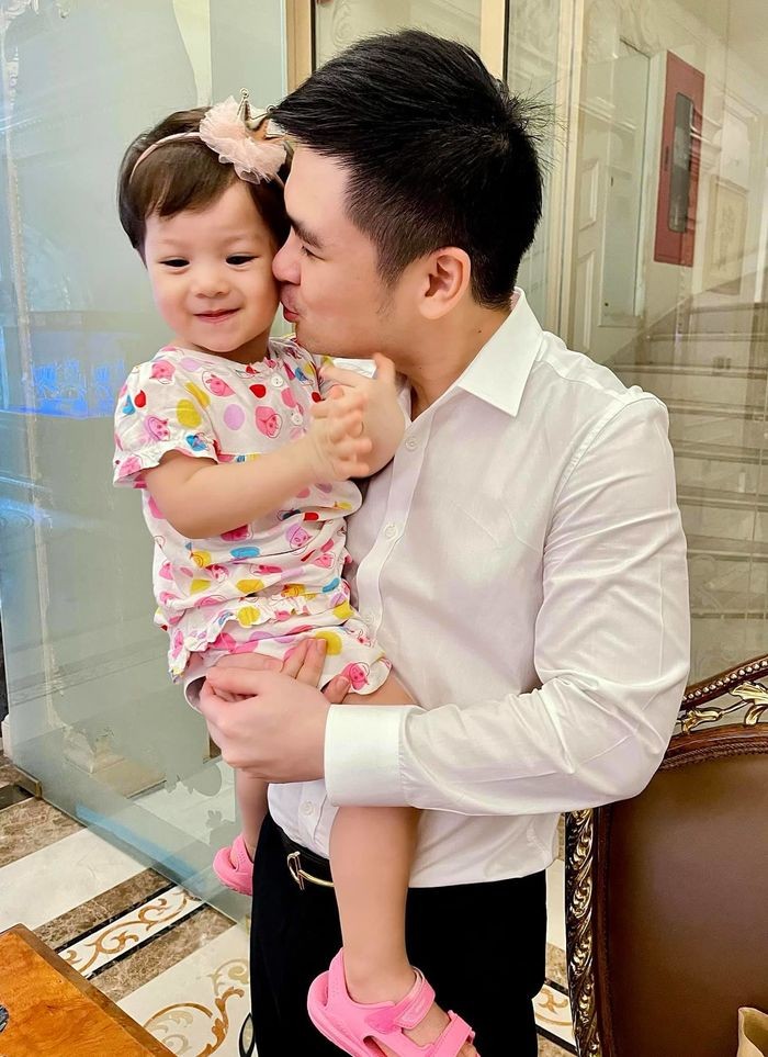 Đỗ Mỹ Linh và ông xã thiếu gia bị khui tình tiết đã có tin vui khi thường xuyên làm điều này - Ảnh 5 Đỗ Mỹ Linh và ông xã thiếu gia bị khui tình tiết đã có tin vui khi thường xuyên làm điều này - Ảnh 5