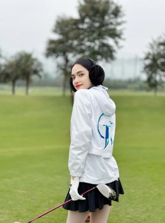 Hương Giang sau khi đường ai nấy đi ngày càng thăng hạng nhan sắc. Ảnh: Internet Hương Giang sau khi đường ai nấy đi ngày càng thăng hạng nhan sắc. Ảnh: Internet