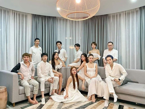 Minh Hằng tiết lộ quy tắc ngầm trong gia đình hội 'chị em bạn dì' quyền lực của Vbiz - Ảnh 2 Minh Hằng tiết lộ quy tắc ngầm trong gia đình hội 'chị em bạn dì' quyền lực của Vbiz - Ảnh 2