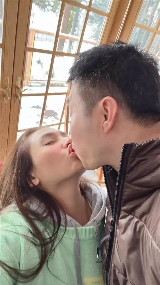Vừa xả ảnh hôn bạn trai, Võ Hoàng Yến đã bị CDM la ó: 'Quặm nhau dữ rồi kìa' - Ảnh 2 Vừa xả ảnh hôn bạn trai, Võ Hoàng Yến đã bị CDM la ó: 'Quặm nhau dữ rồi kìa' - Ảnh 2
