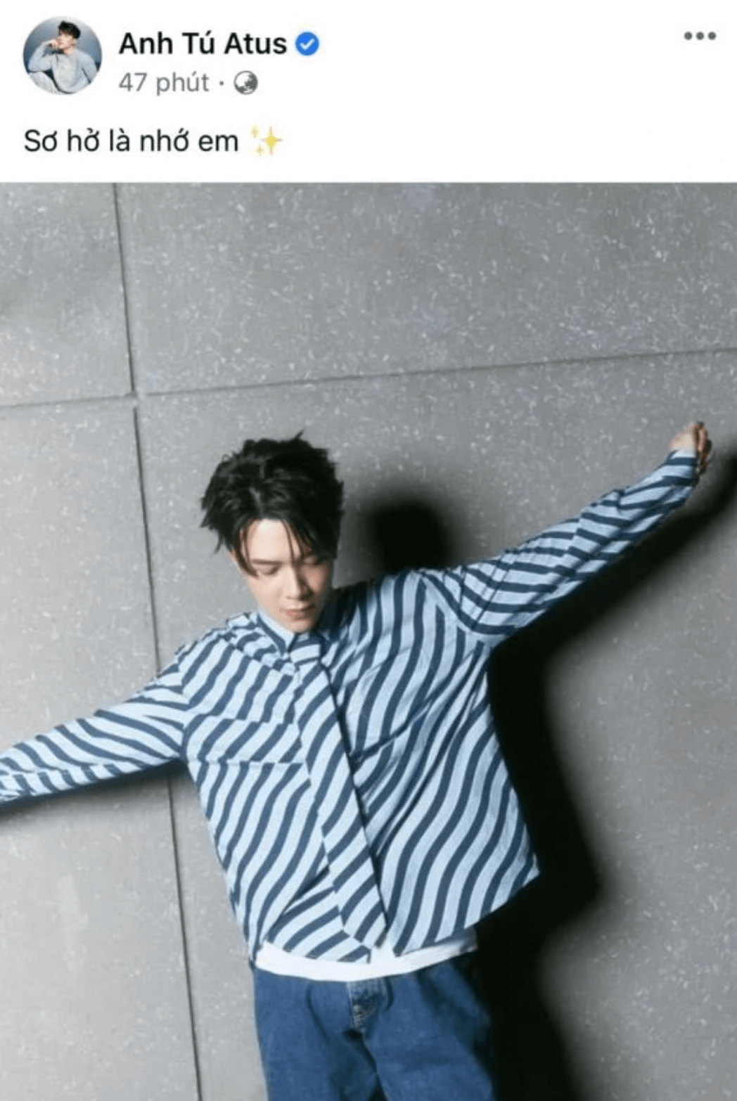 Anh Tú khoe hình ảnh cực điển trai cùng dòng trạng thái thả thính. Ảnh: Facebook