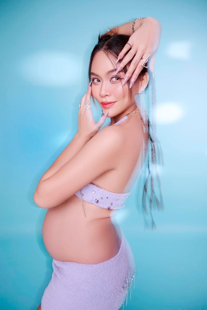 Mâu Thủy xả ảnh thời kỳ mang bầu đẹp đến mê mẩn. Ảnh: Facebook Mâu Thủy xả ảnh thời kỳ mang bầu đẹp đến mê mẩn. Ảnh: Facebook