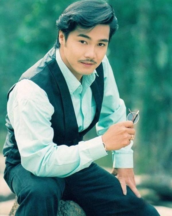Không phải tài tử Lý Hùng, đây mới là sao nam giữ được hào quang dù đi lên từ vai quần chúng - Ảnh 1 Không phải tài tử Lý Hùng, đây mới là sao nam giữ được hào quang dù đi lên từ vai quần chúng - Ảnh 1
