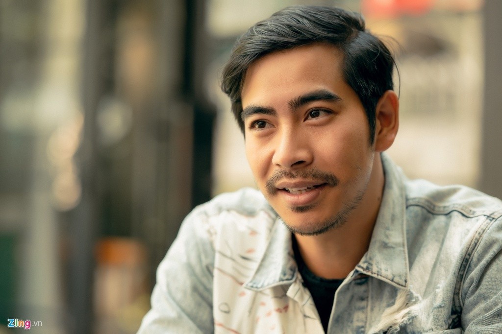 Nam diễn viên Thanh Bình phủ nhận chuyện ném đá đàn anh Quyền Linh. Ảnh: Tri thức trực tuyến