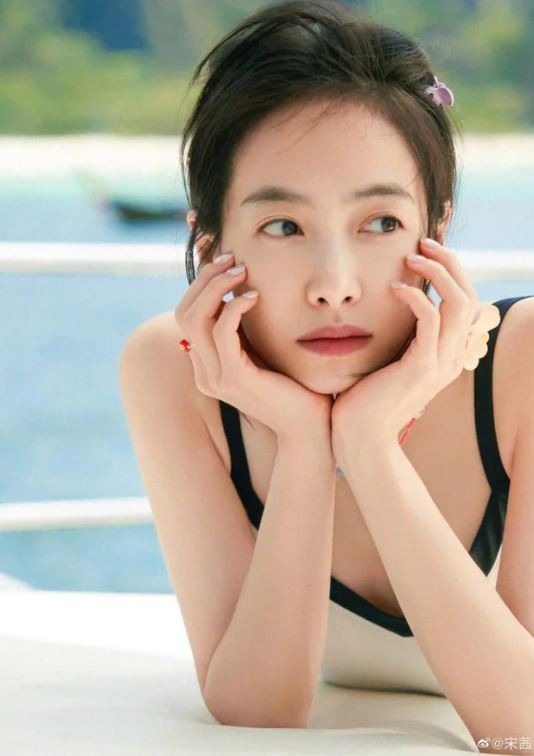 'Nữ thần Kim Ưng' Tống Thiến khoe visual mãn nhãn khi xả ảnh vi vu ở Phuket - Ảnh 5 'Nữ thần Kim Ưng' Tống Thiến khoe visual mãn nhãn khi xả ảnh vi vu ở Phuket - Ảnh 5
