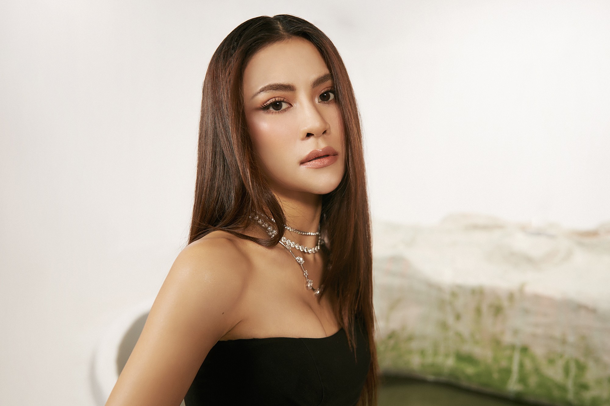 Hoài Lâm, Thùy Chi hay Hà Nhi đều khá lười trong việc quảng bá sản phẩm của mình cũng như đầu tư vào MV. Ảnh: Internet