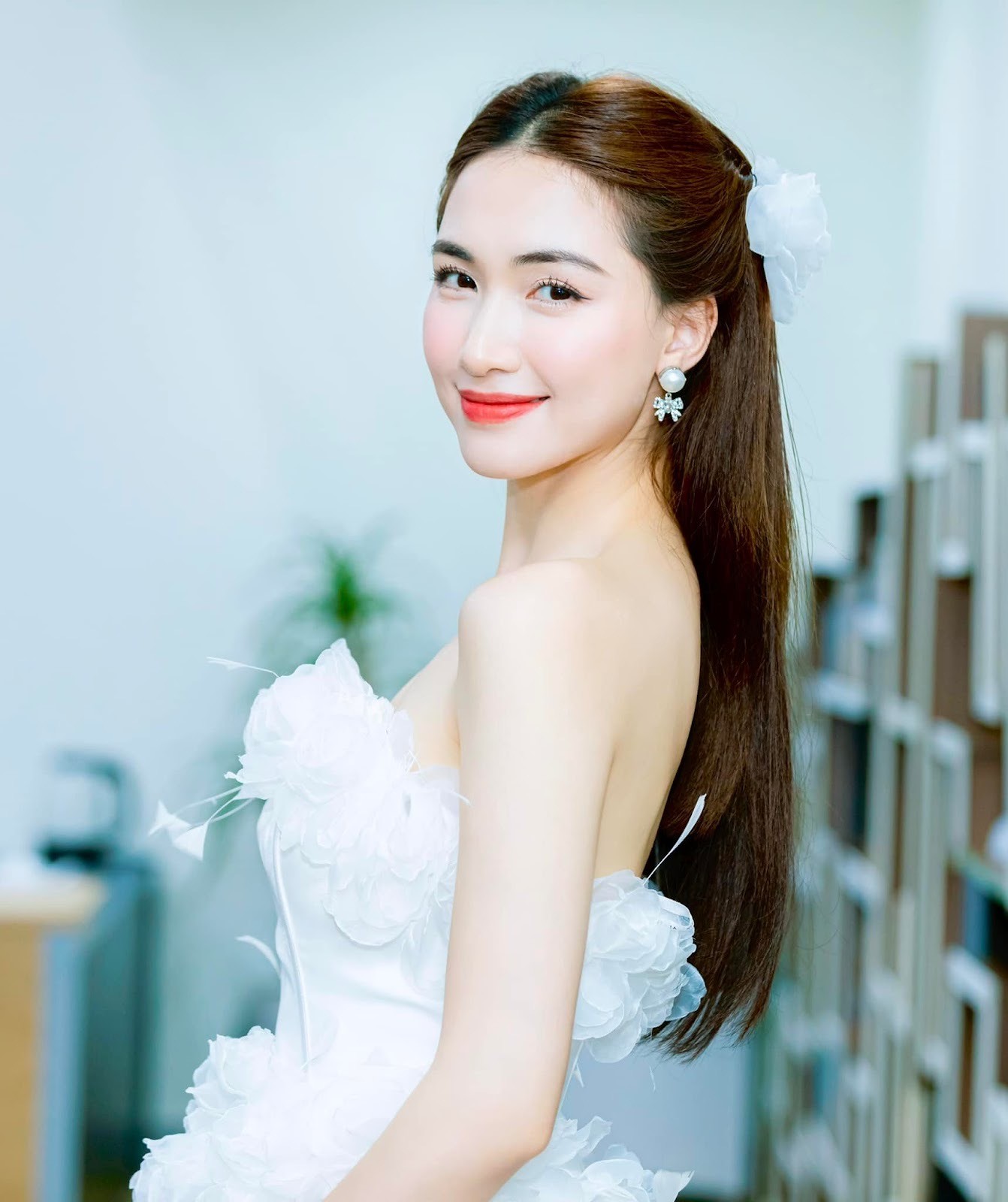 Hòa Minzy cho biết thời điểm hiện tại cô muốn tập trung cho công việc và chăm sóc bé Bo, chưa tính đến chuyện yêu đương. Ảnh: Facebook