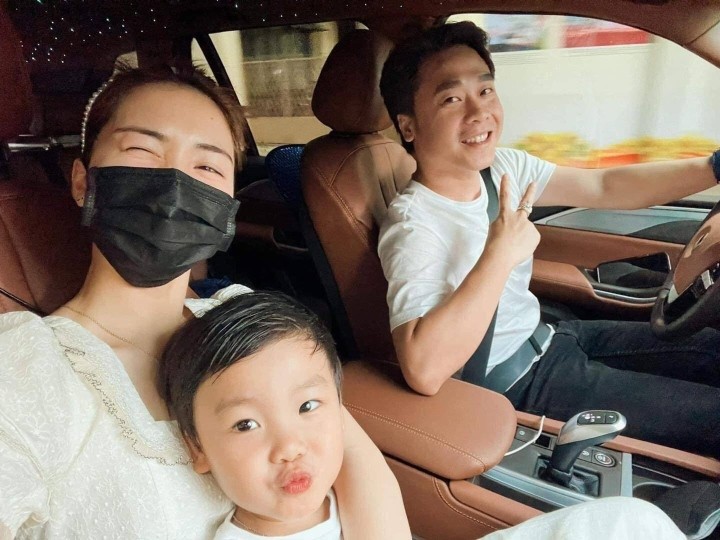 Hòa Minzy nhiều lần dính tin đồn có tình mới sau khi đường ai nấy đi với thiếu gia Minh Hải. Ảnh: Facebook Hòa Minzy nhiều lần dính tin đồn có tình mới sau khi đường ai nấy đi với thiếu gia Minh Hải. Ảnh: Facebook