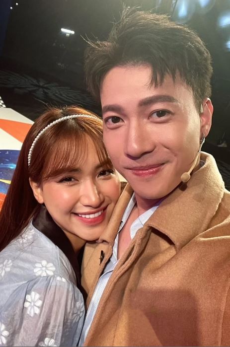 Hòa Minzy và Sơn Thạch chụp ảnh cực tình tứ nhưng thực tế họ chỉ là anh em thân thiết. Ảnh: Facebook Hòa Minzy và Sơn Thạch chụp ảnh cực tình tứ nhưng thực tế họ chỉ là anh em thân thiết. Ảnh: Facebook