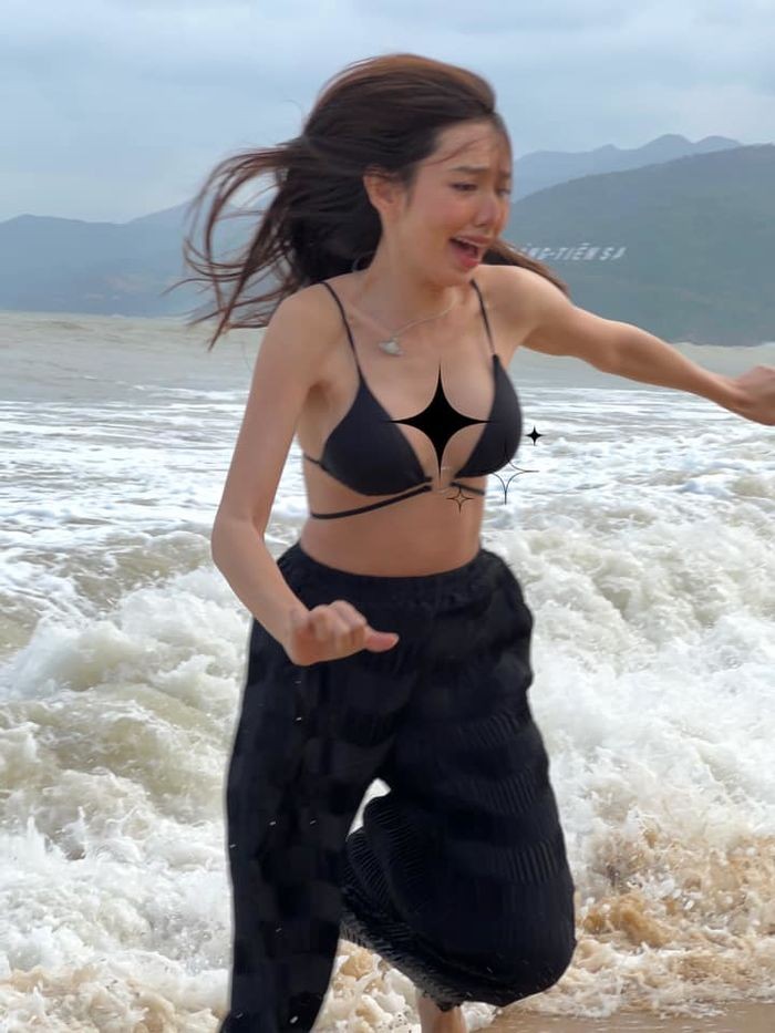 Lộ loạt ảnh hậu trường đầy bất ổn của Thùy Tiên trong chuyến du lịch mới đây - Ảnh 6 Lộ loạt ảnh hậu trường đầy bất ổn của Thùy Tiên trong chuyến du lịch mới đây - Ảnh 6