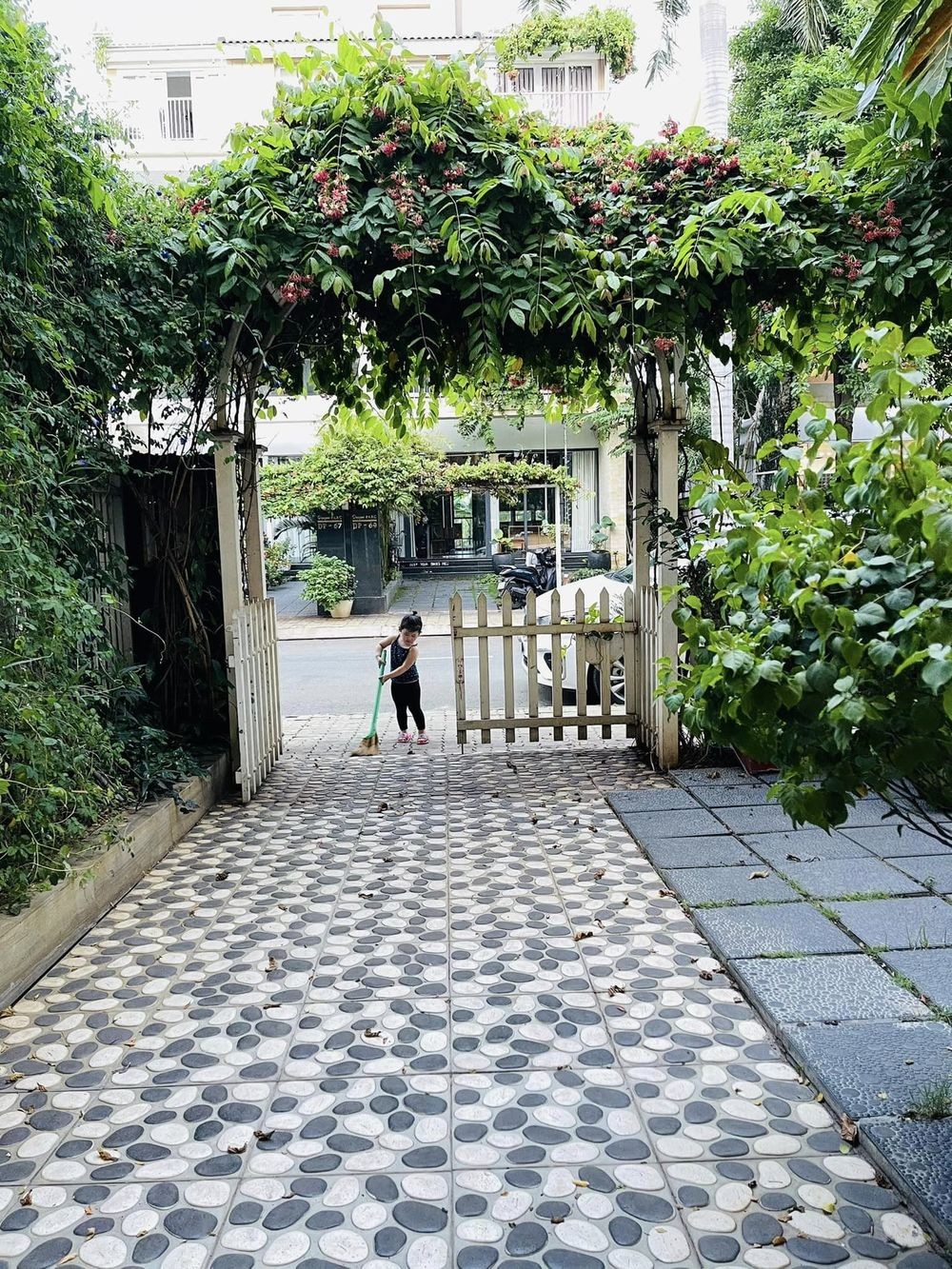 Phía bên trong căn biệt thự của Thân Thúy Hà. Ảnh: Facebook