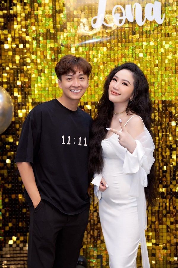 Ngô Kiến Huy và Khổng Tú Quỳnh tại tiệc sinh nhật Bảo Thy. Ảnh: Facebook Ngô Kiến Huy và Khổng Tú Quỳnh tại tiệc sinh nhật Bảo Thy. Ảnh: Facebook