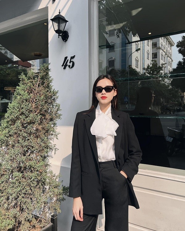 Rũ bỏ 'phèn', nàng hậu Đỗ Thị Hà gây mê với phong cách tổng tài khí chất  - Ảnh 1