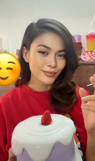 Bắt trend dịp sinh nhật trong vai trò mới, Mâu Thủy khiến dân tình cười bò - Ảnh 1 Bắt trend dịp sinh nhật trong vai trò mới, Mâu Thủy khiến dân tình cười bò - Ảnh 1