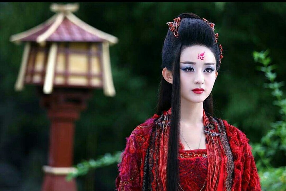 Đều ‘hắc hóa’ trong phim nhưng Triệu Lệ Dĩnh nhận cơn mưa lời khen còn ‘bản sao’ thì bị chê tơi tả - Ảnh 1