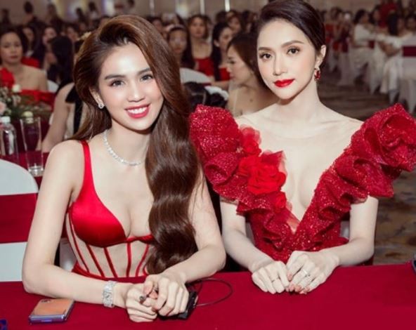 Hương Giang và Ngọc Trinh thường xuyên có màn đọ sắc cùng nhau. Ảnh: Internet Hương Giang và Ngọc Trinh thường xuyên có màn đọ sắc cùng nhau. Ảnh: Internet