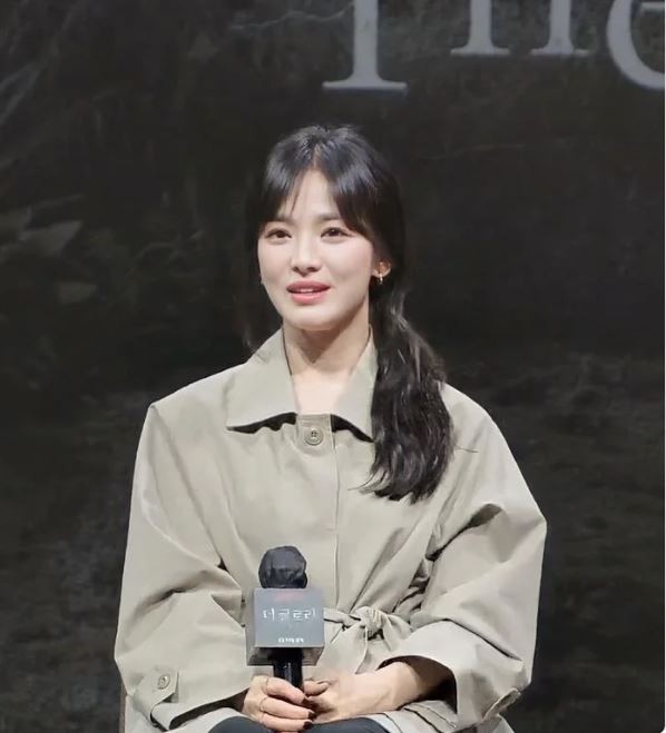 Song Hye Kyo xuất hiện tại sự kiện mới đây và có những chia sẻ khiến dân tình xót xa. Ảnh: Internet Song Hye Kyo xuất hiện tại sự kiện mới đây và có những chia sẻ khiến dân tình xót xa. Ảnh: Internet