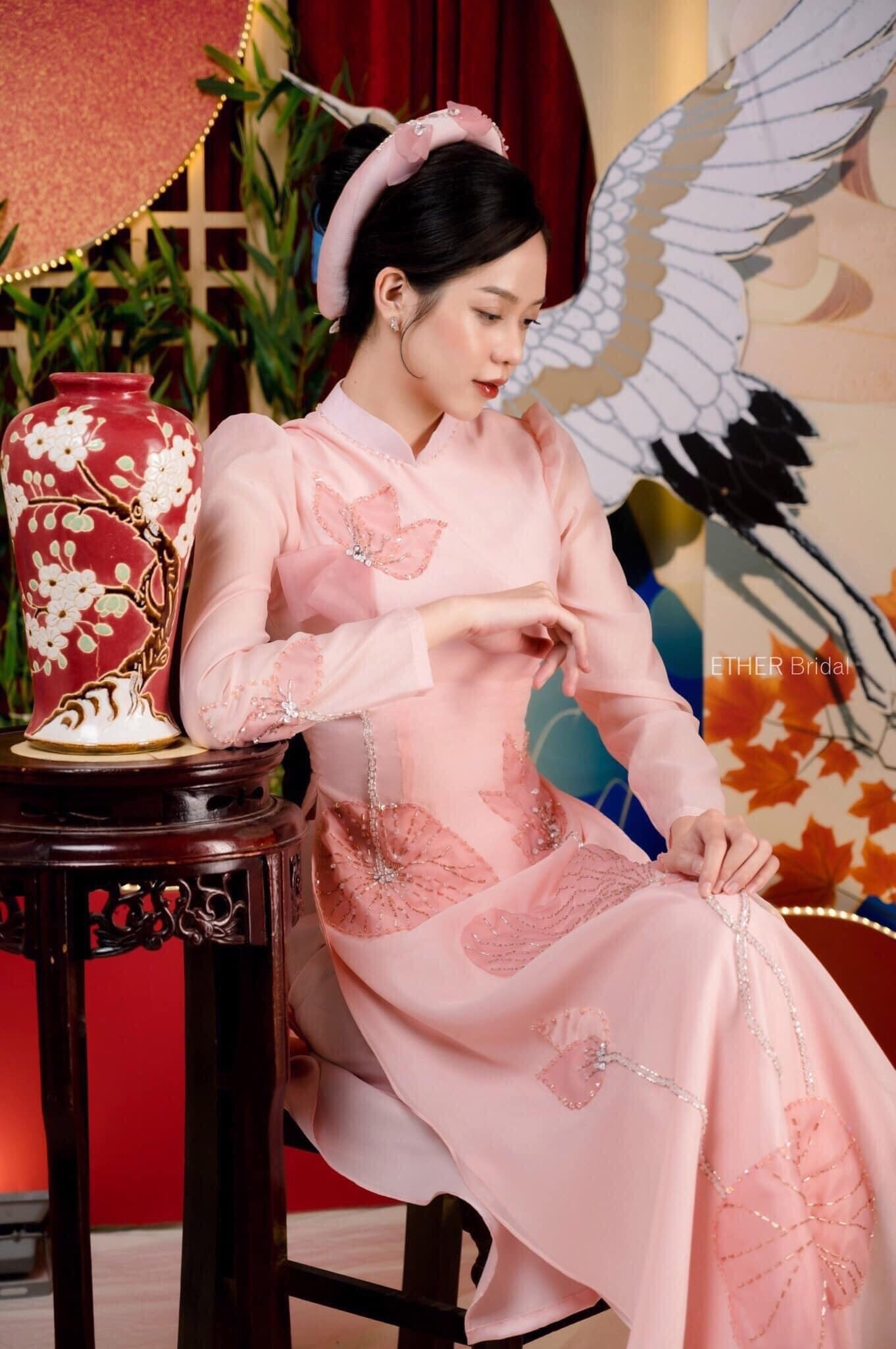 Không chỉ sở hữu sắc vóc thon gọn và thân hình đáng mơ ước, Thanh Thủy còn được đánh giá là người đẹp sở hữu gương mặt 'không góc chết'. Ảnh: Facebook