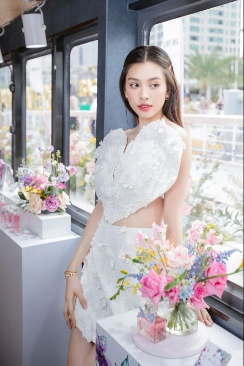 Nàng hậu luôn khiến những người hâm mộ ngạc nhiên với những màn biến hóa của mình. Ảnh: Internet Nàng hậu luôn khiến những người hâm mộ ngạc nhiên với những màn biến hóa của mình. Ảnh: Internet
