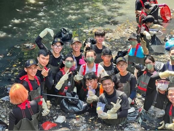 Thùy Tiên ghi điểm chỉ với những hành động nhỏ này. Ảnh: Internet Thùy Tiên ghi điểm chỉ với những hành động nhỏ này. Ảnh: Internet