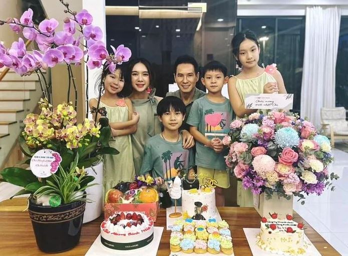 Minh Hà xả ảnh dịp sinh nhật khoe nhan sắc xinh đẹp, hé lộ không gian sống sang trọng. Ảnh: Facebook Minh Hà xả ảnh dịp sinh nhật khoe nhan sắc xinh đẹp, hé lộ không gian sống sang trọng. Ảnh: Facebook