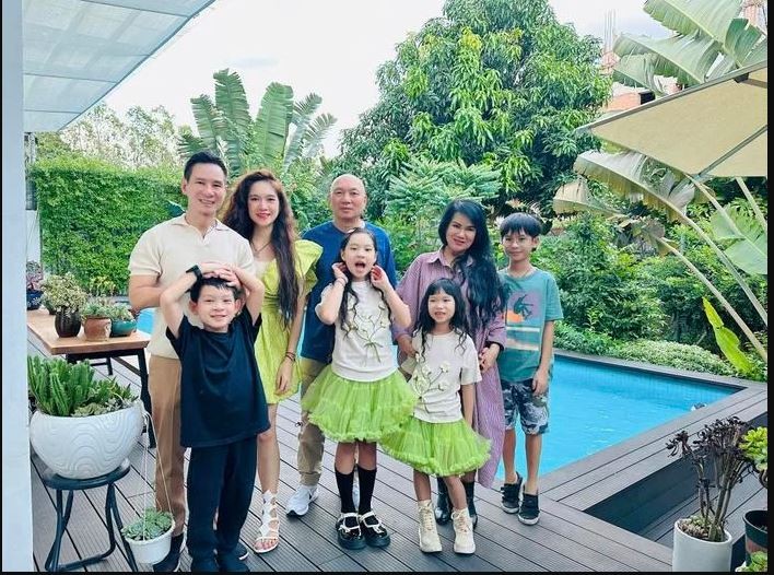 Gia đình Minh Hà Lý Hải thường xuyên chia sẻ hình ảnh đời thường trên trang cá nhân. Ảnh: Facebook Gia đình Minh Hà Lý Hải thường xuyên chia sẻ hình ảnh đời thường trên trang cá nhân. Ảnh: Facebook