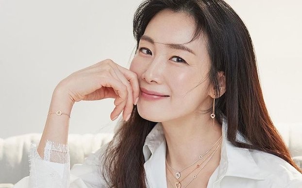 Song Hye Kyo đọ mặt mộc bên mỹ nhân Bản Tình Ca Mùa Đông, nhan sắc 'bất lão' gây sốt 6 Song Hye Kyo đọ mặt mộc bên mỹ nhân Bản Tình Ca Mùa Đông, nhan sắc 'bất lão' gây sốt 6