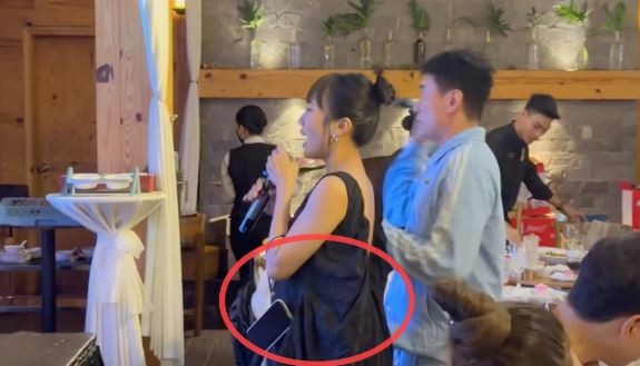 Diệu Nhi để lộ vòng 2 to bất thường giữa tin đồn mang bầu. Ảnh cắt từ clip Diệu Nhi để lộ vòng 2 to bất thường giữa tin đồn mang bầu. Ảnh cắt từ clip
