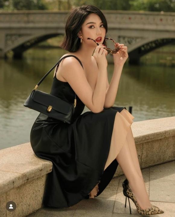 Dù cân bất chấp mọi loại trang phục, Ngọc Trinh vẫn 'rén' vì khuyết điểm này - Ảnh 5 Dù cân bất chấp mọi loại trang phục, Ngọc Trinh vẫn 'rén' vì khuyết điểm này - Ảnh 5