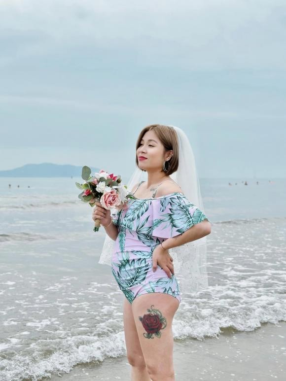 BTV Hoàng Linh xả ảnh diện đồ bơi khoe bụng bầu, lộ chi tiết gây chú ý 7 BTV Hoàng Linh xả ảnh diện đồ bơi khoe bụng bầu, lộ chi tiết gây chú ý 7