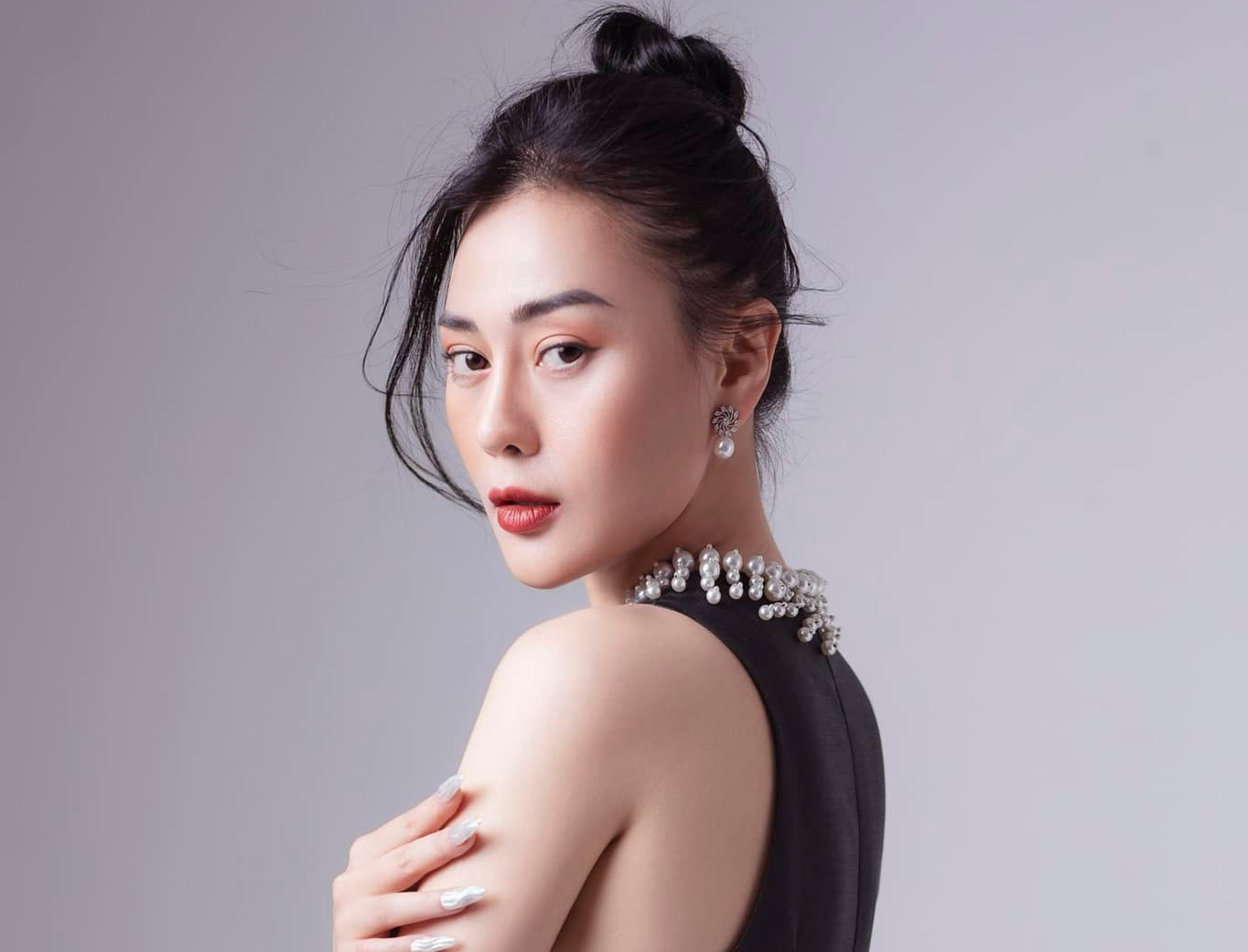 Phương Oanh xả loạt đồ hiệu khét lẹt sau tin đồn 'ăn bám' đại gia 8 Phương Oanh xả loạt đồ hiệu khét lẹt sau tin đồn 'ăn bám' đại gia 8