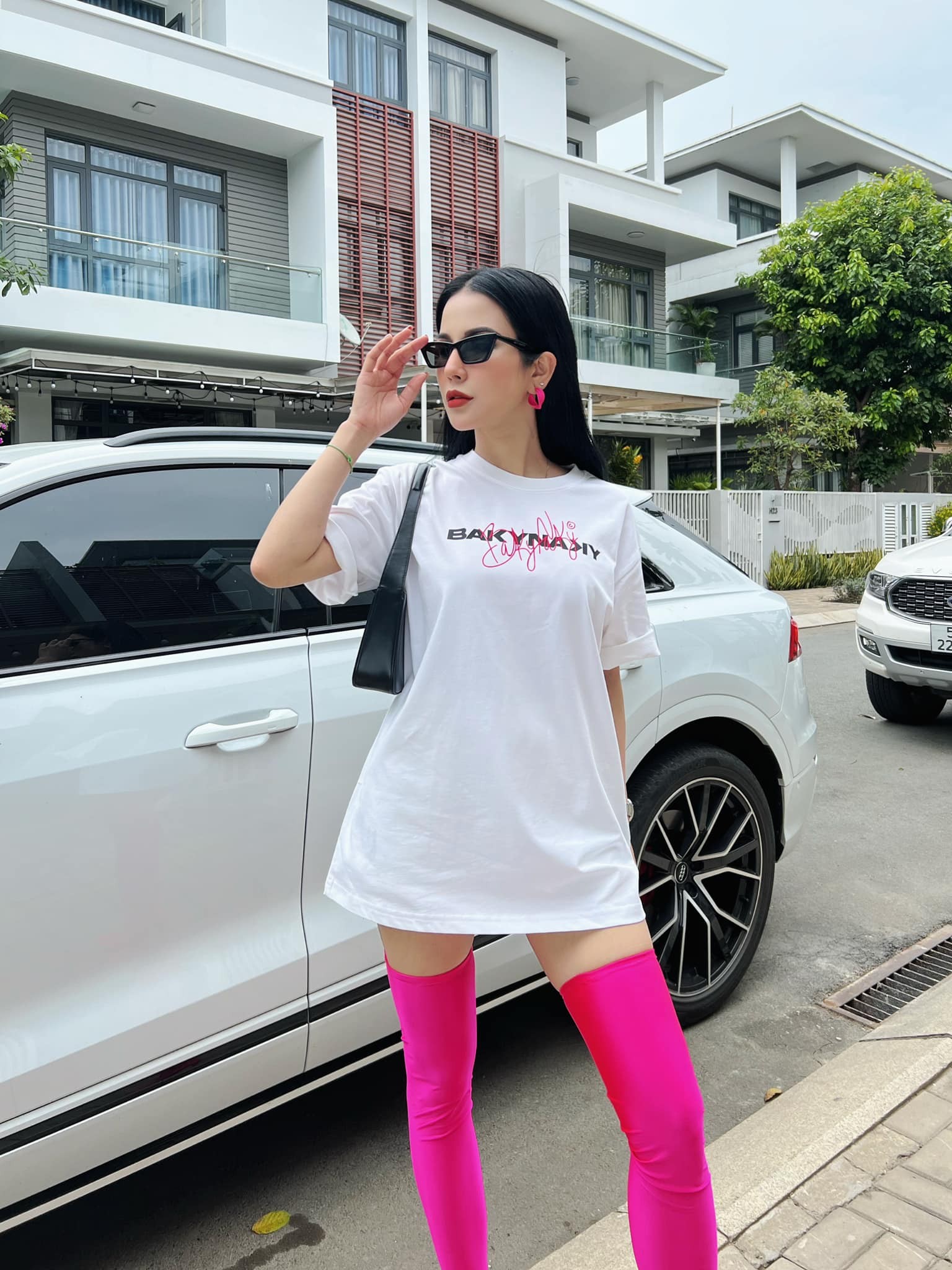 Diệp Lâm Anh 'đẹp gây mê' dưới ống kính của team qua đường 4 Diệp Lâm Anh 'đẹp gây mê' dưới ống kính của team qua đường 4