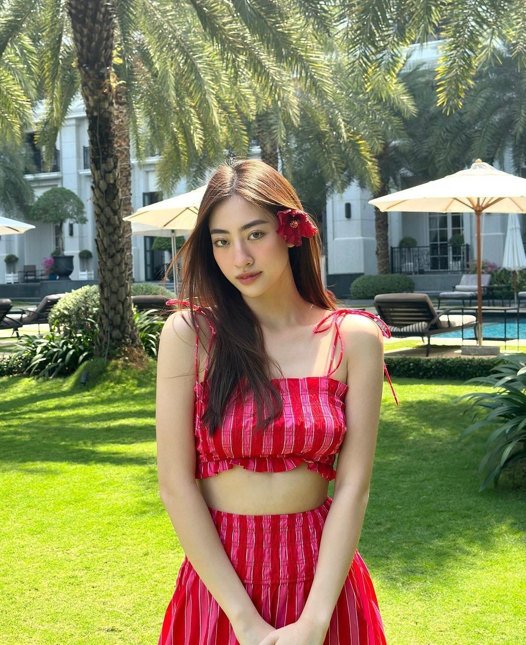 Lương Thùy Linh bất ngờ xả kho loạt quần áo đắt đỏ với giá chỉ vài trăm 1 Lương Thùy Linh bất ngờ xả kho loạt quần áo đắt đỏ với giá chỉ vài trăm 1